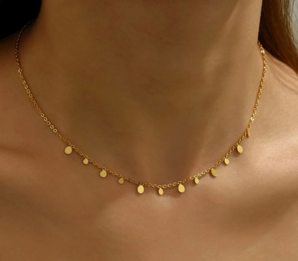 collares dorados